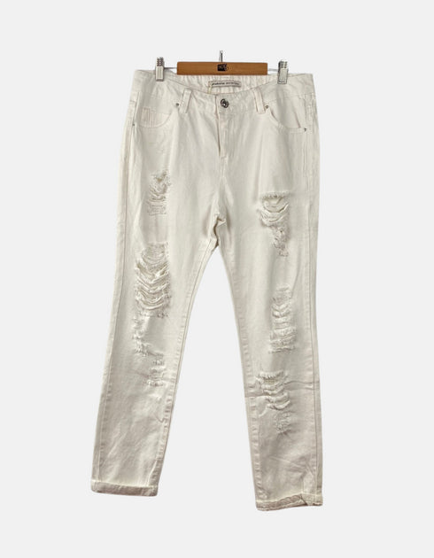 White jeans FM
